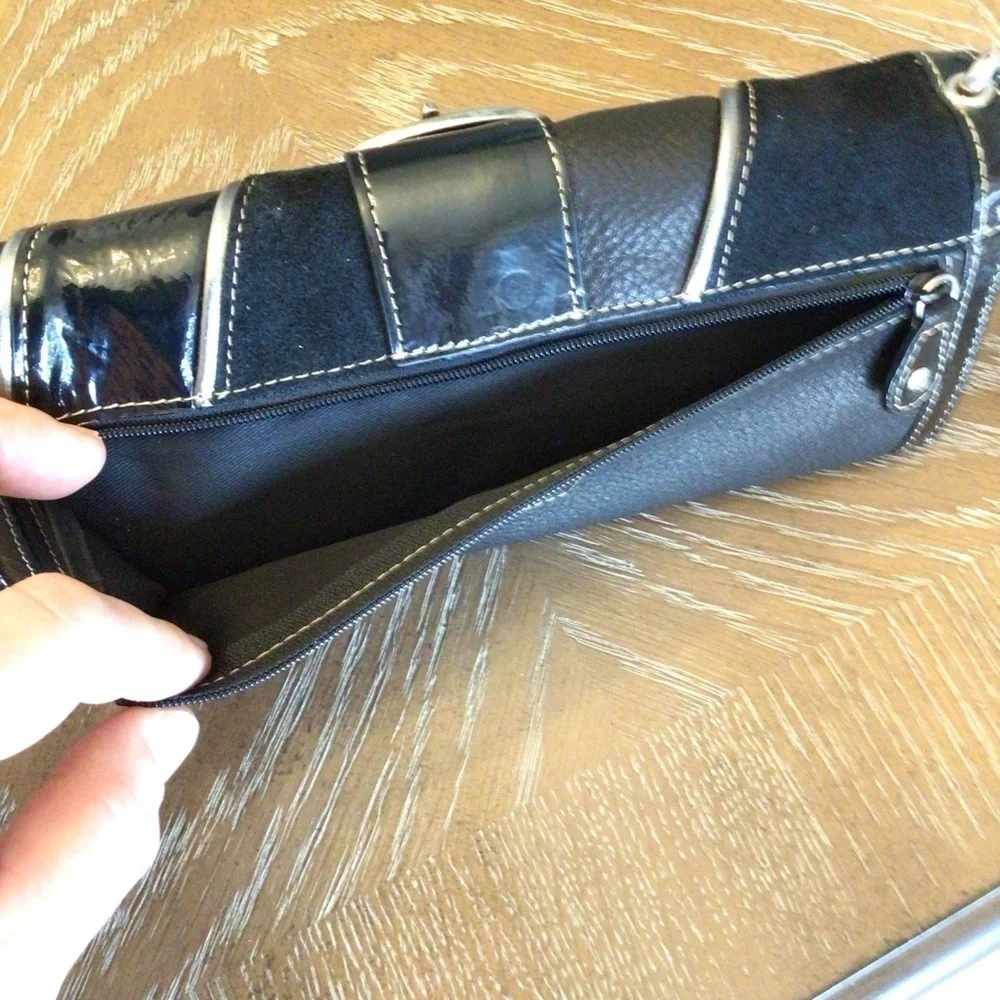 Fossil Womens Black Leather Buckle Front Clutch Wristlet Fold Over Wallet